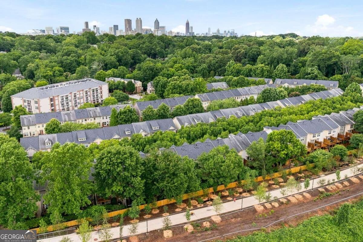 3 bedroom, 2.5 bathroom, 1,641 sq ft townhouse for sale at 855 Commonwealth Avenue, Atlanta, GA 30312 — photo 3