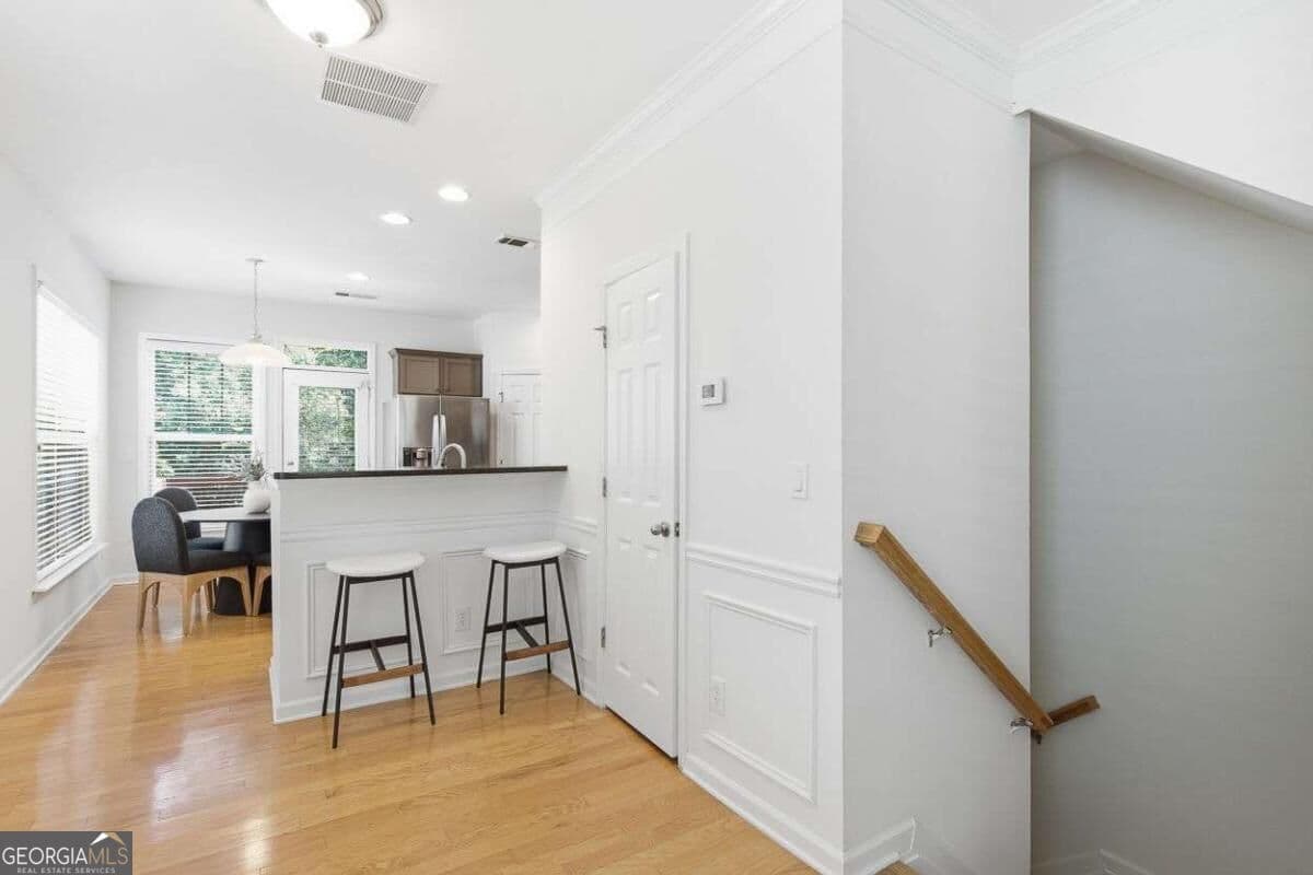 3 bedroom, 2.5 bathroom, 1,641 sq ft townhouse for sale at 855 Commonwealth Avenue, Atlanta, GA 30312 — photo 9