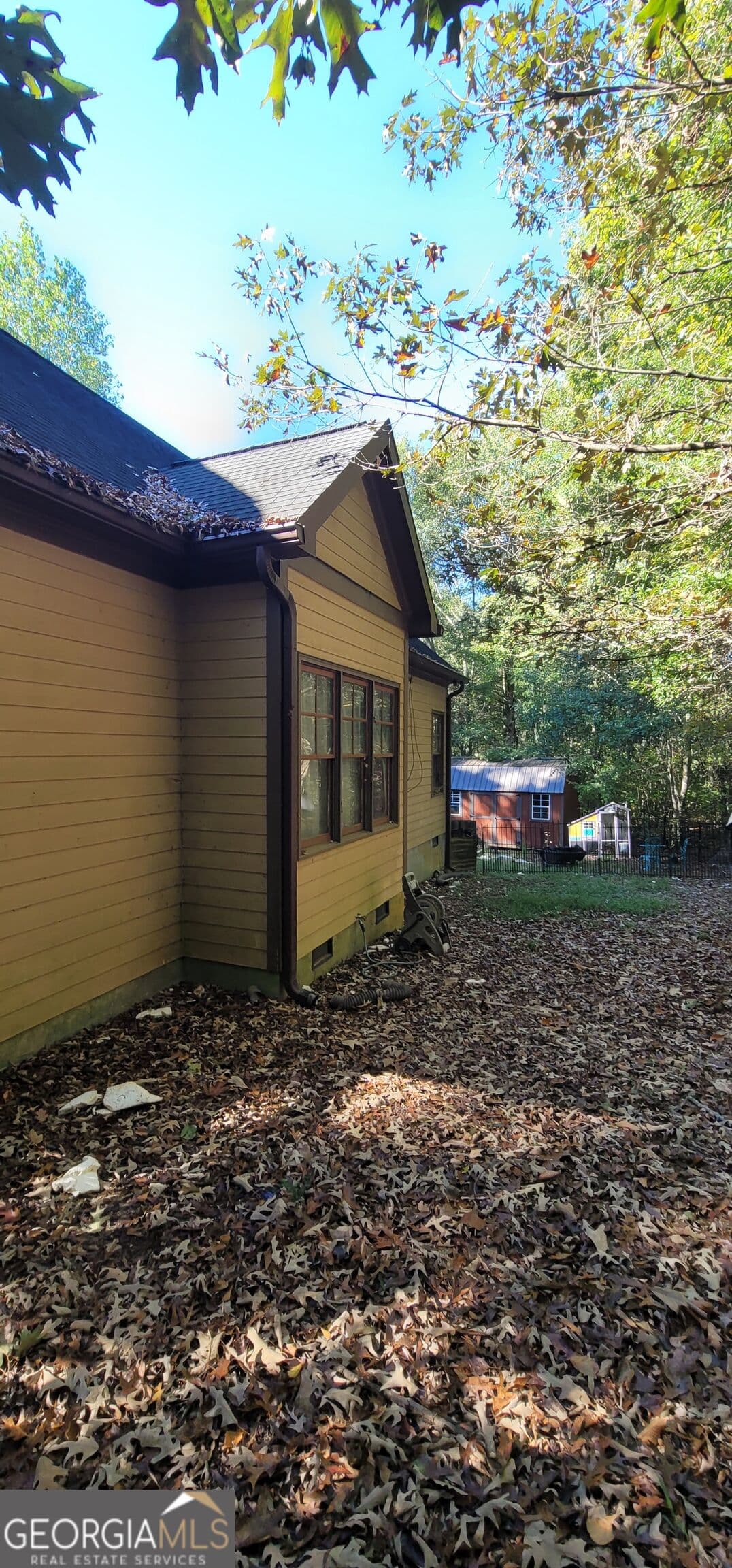 3 bedroom, 2.5 bathroom, 1,983 sq ft single family residence for sale at 558 Pearwood Road, Royston, GA 30662 — photo 3