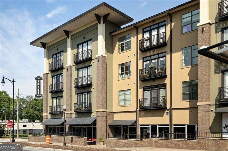 2 bedroom, 2 bathroom loft,condominium for sale at 5300 PEACHTREE Road 2309, Chamblee, GA 30341 — photo 2