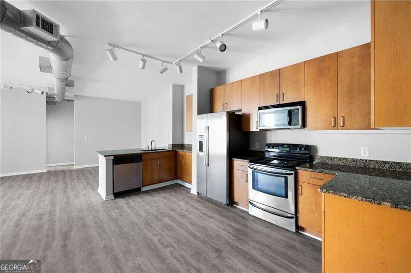 2 bedroom, 2 bathroom loft,condominium for sale at 5300 PEACHTREE Road 2309, Chamblee, GA 30341 — photo 7
