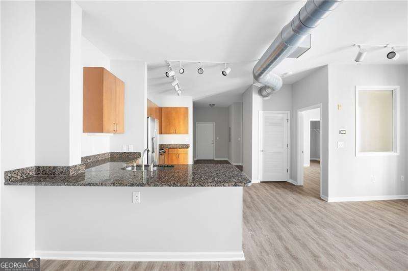 2 bedroom, 2 bathroom loft,condominium for sale at 5300 PEACHTREE Road 2309, Chamblee, GA 30341 — photo 4