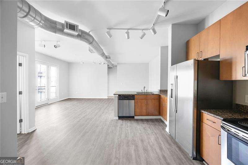 2 bedroom, 2 bathroom loft,condominium for sale at 5300 PEACHTREE Road 2309, Chamblee, GA 30341 — photo 8