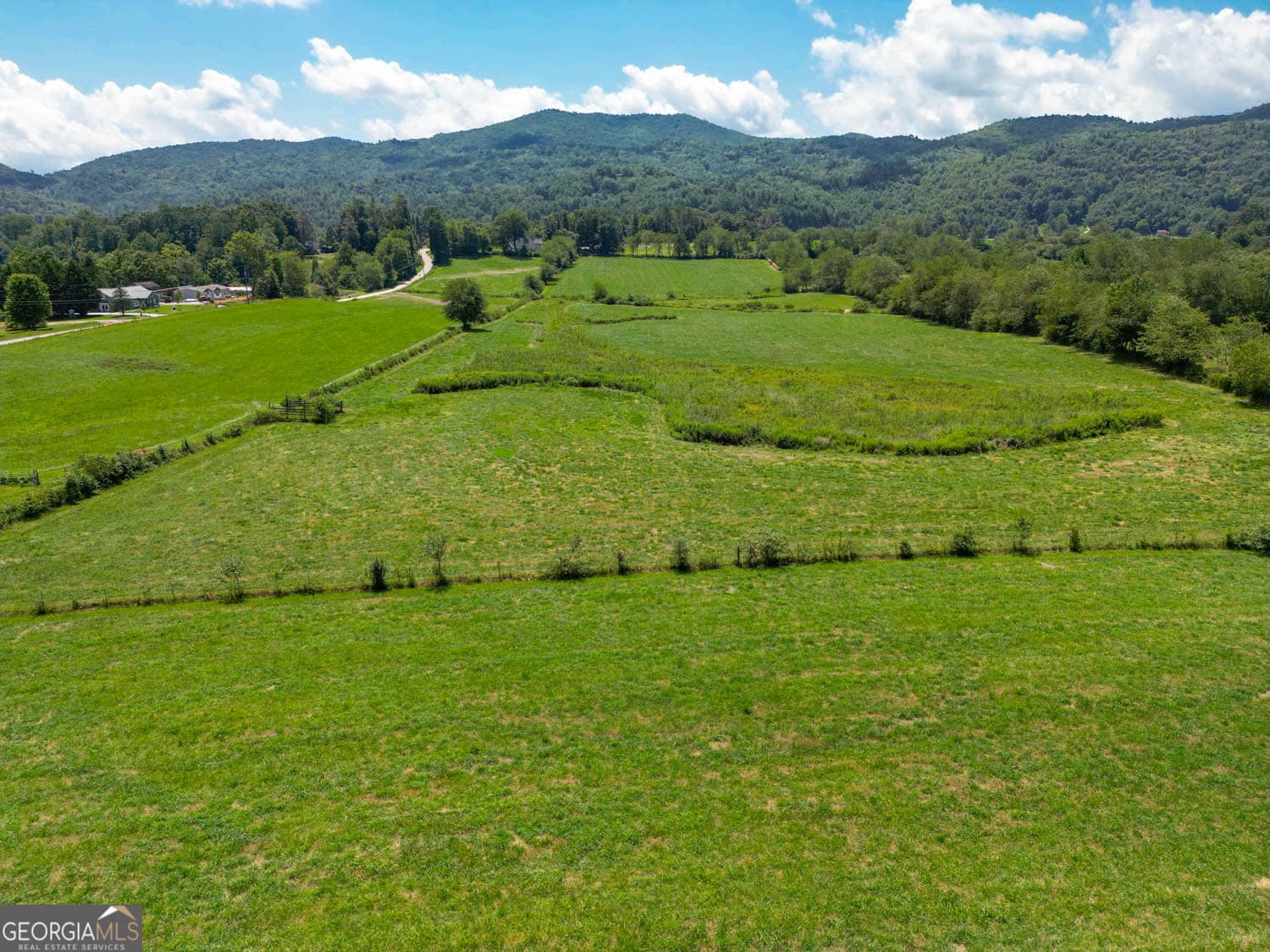 1 bedroom, 1 bathroom, 800 sq ft farm for sale at 5192 Wolffork Road, Rabun Gap, GA 30568 — photo 5