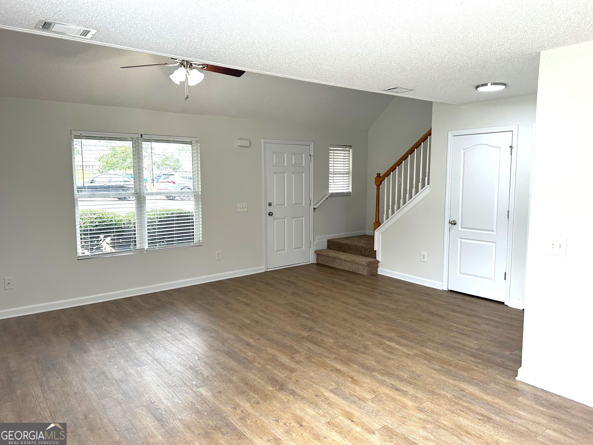 3 bedroom, 2 bathroom, 1,309 sq ft single family residence for sale at 124 Bridgewater Circle, Athens, GA 30601 — photo 3