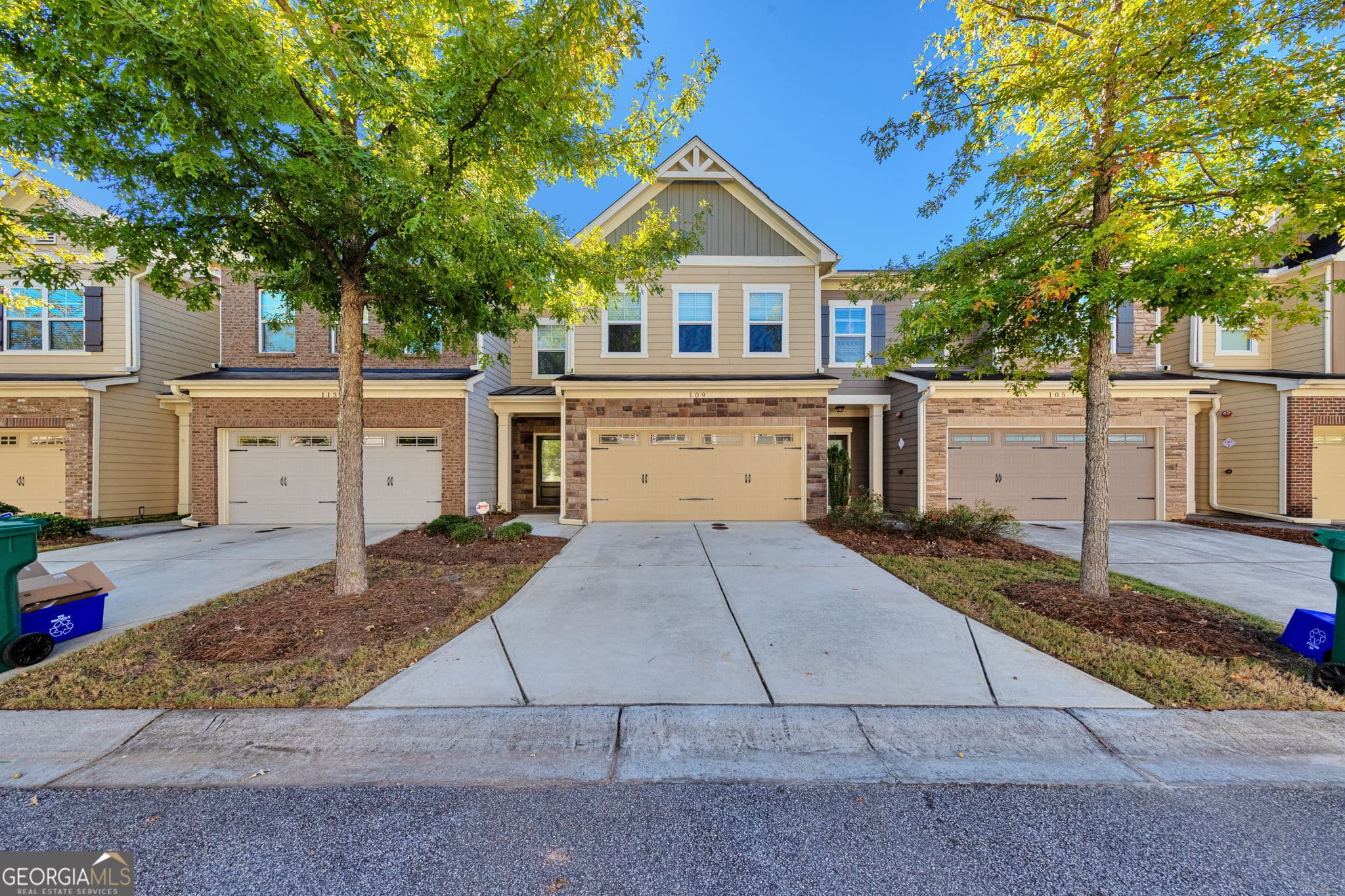 3 bedroom, 2.5 bathroom, 1,829 sq ft townhouse for rent at 109 Davina Drive, Smyrna, GA 30082 for $3,050 a month — photo 1 of 25