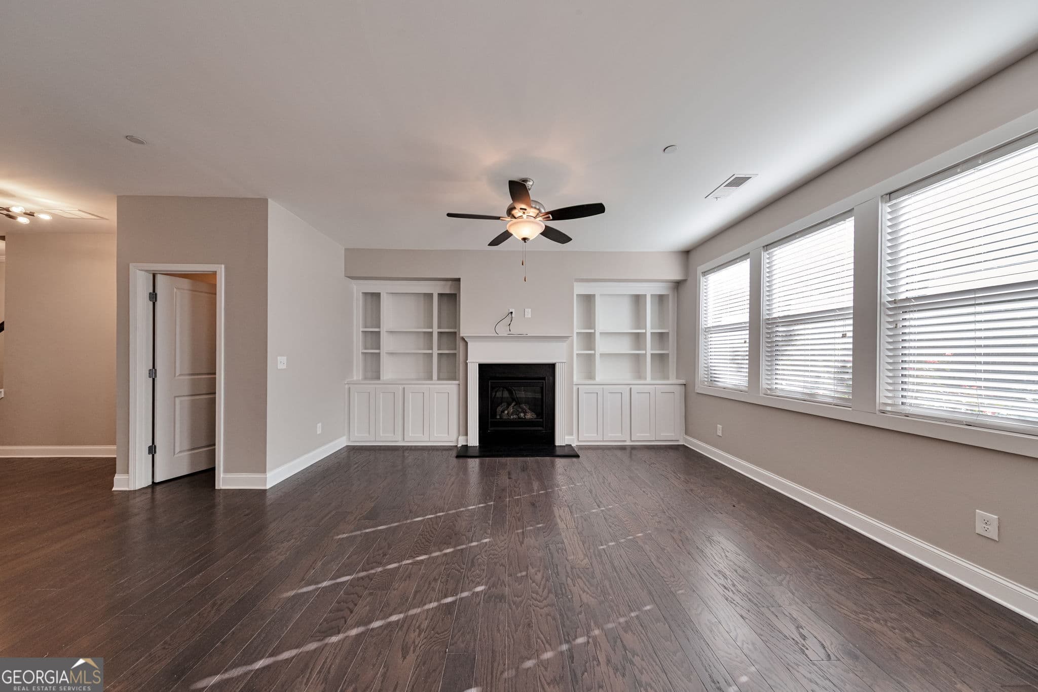 3 bedroom, 2.5 bathroom, 1,829 sq ft townhouse for rent at 109 Davina Drive, Smyrna, GA 30082 for $3,050 a month — photo 4