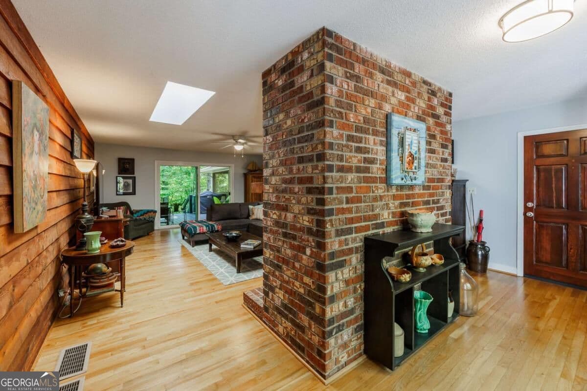 3 bedroom, 2 bathroom, 1,989 sq ft single family residence for sale at 117 Gibbons Place, Athens, GA 30605 — photo 5