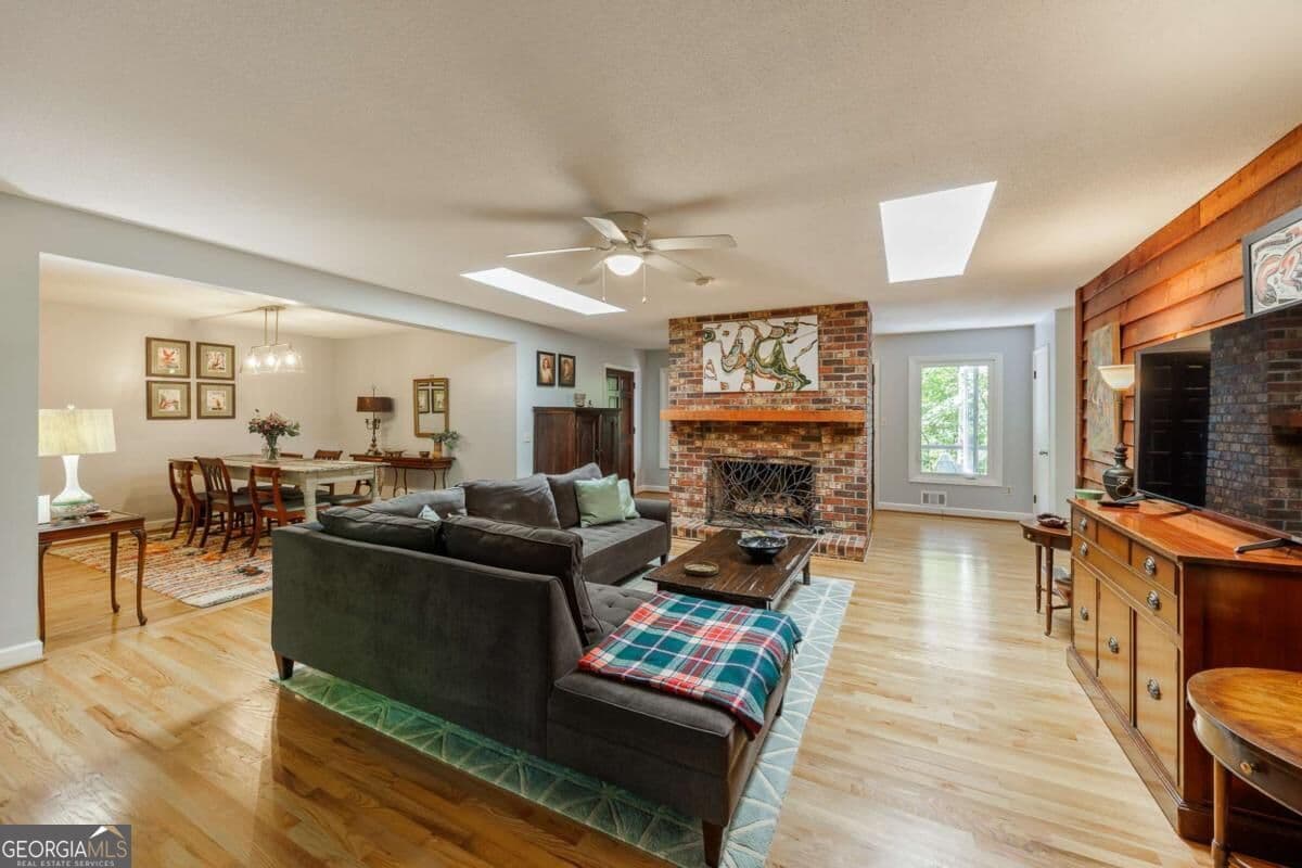 3 bedroom, 2 bathroom, 1,989 sq ft single family residence for sale at 117 Gibbons Place, Athens, GA 30605 — photo 9