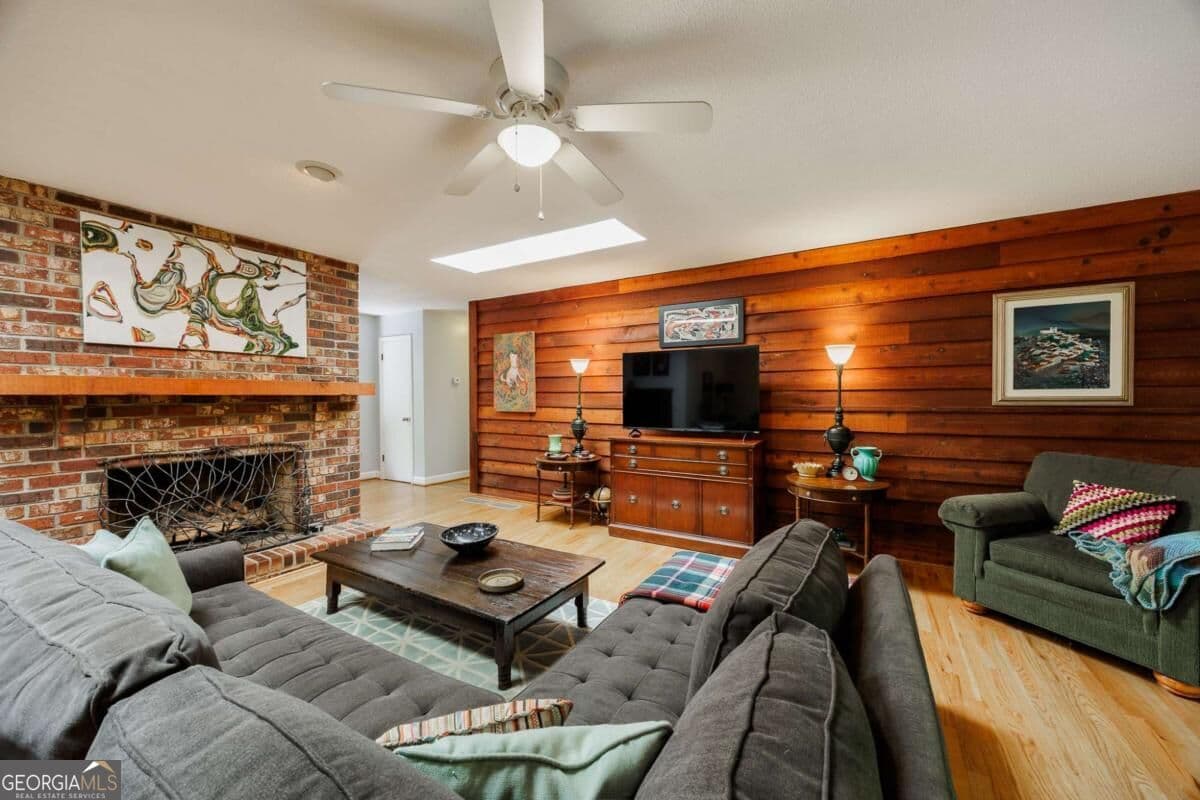 3 bedroom, 2 bathroom, 1,989 sq ft single family residence for sale at 117 Gibbons Place, Athens, GA 30605 — photo 8