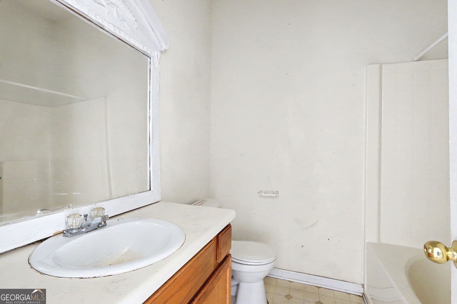 3 bedroom, 2.5 bathroom, 1,562 sq ft townhouse for sale at 136 Madeline Court, Mcdonough, GA 30253 — photo 2