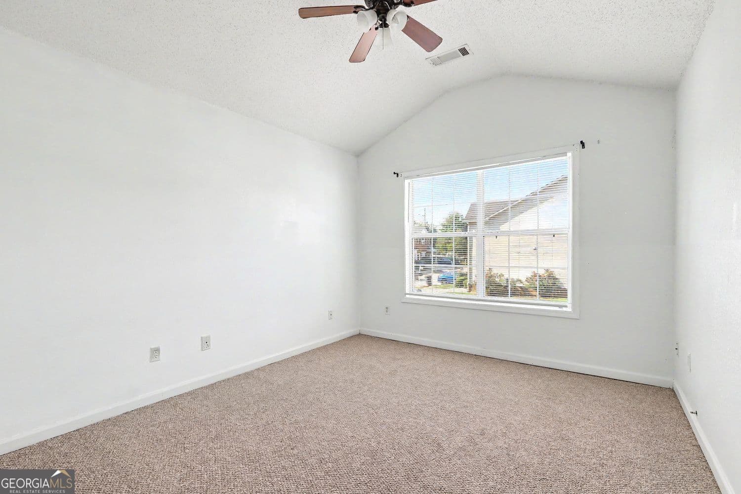 3 bedroom, 2.5 bathroom, 1,562 sq ft townhouse for sale at 136 Madeline Court, Mcdonough, GA 30253 — photo 6