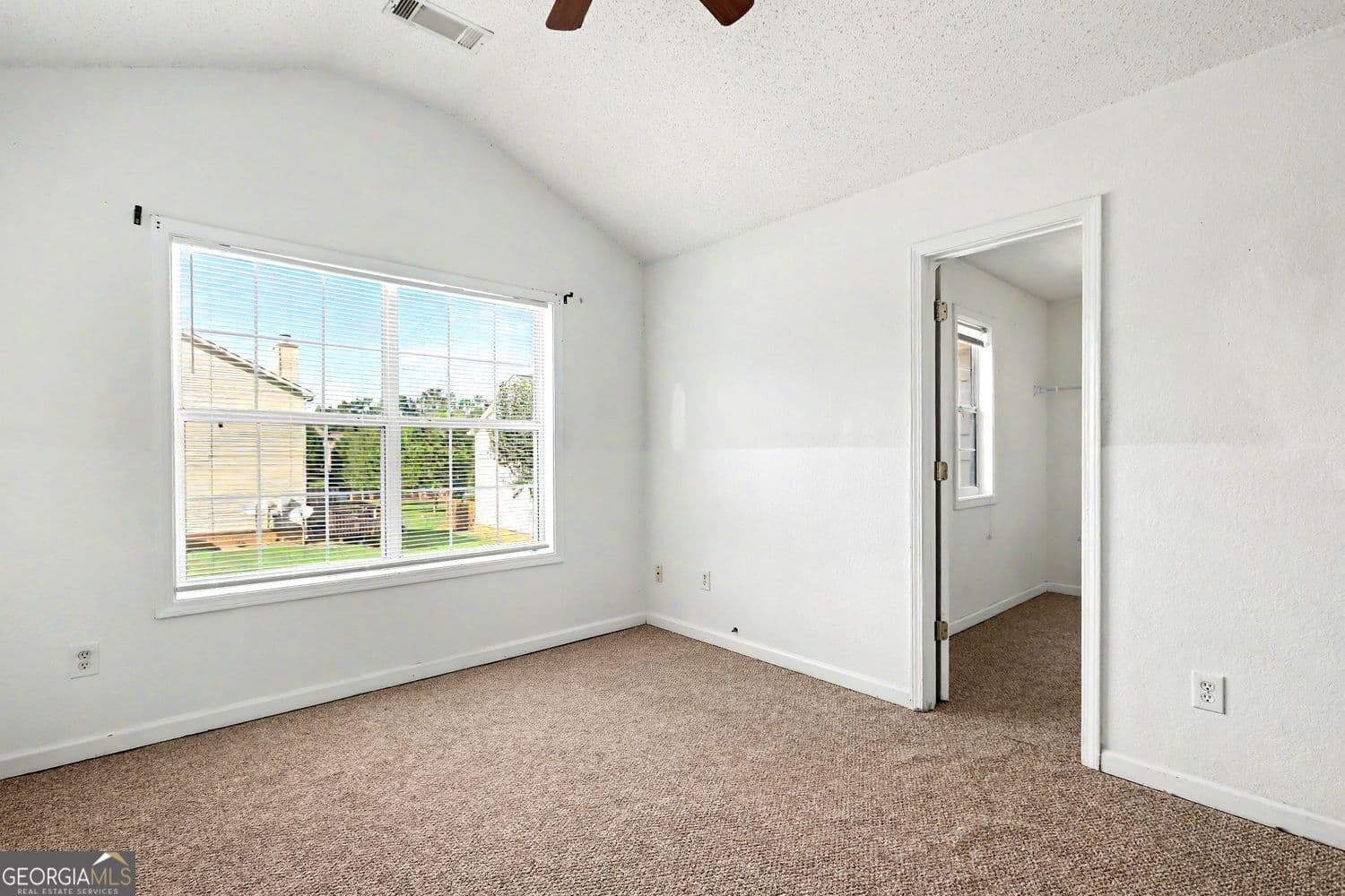 3 bedroom, 2.5 bathroom, 1,562 sq ft townhouse for sale at 136 Madeline Court, Mcdonough, GA 30253 — photo 5