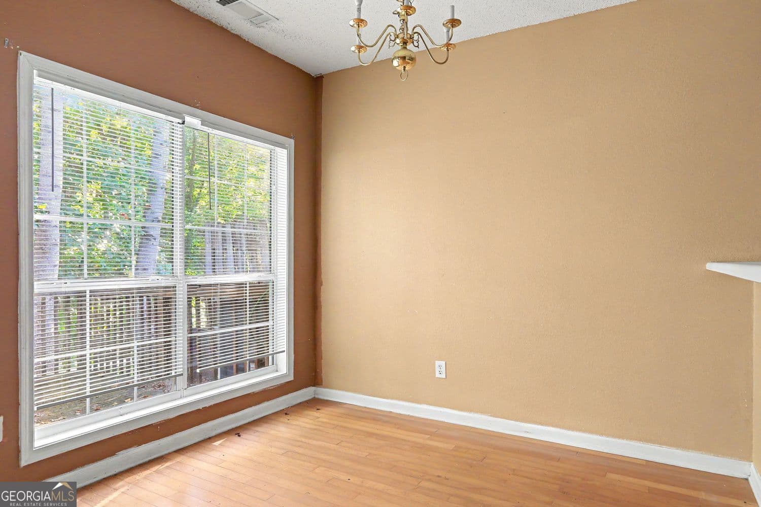 3 bedroom, 2.5 bathroom, 1,562 sq ft townhouse for sale at 136 Madeline Court, Mcdonough, GA 30253 — photo 10