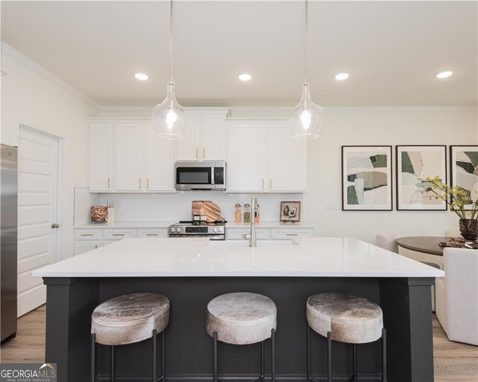 3 bedroom, 2.5 bathroom, 1,685 sq ft townhouse for sale at 6017 Silverbell Drive, Flowery Branch, GA 30542 — photo 6