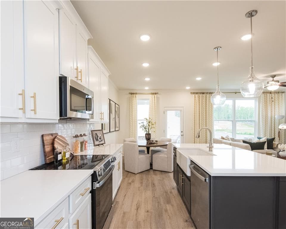 3 bedroom, 2.5 bathroom, 1,685 sq ft townhouse for sale at 6017 Silverbell Drive, Flowery Branch, GA 30542 — photo 8