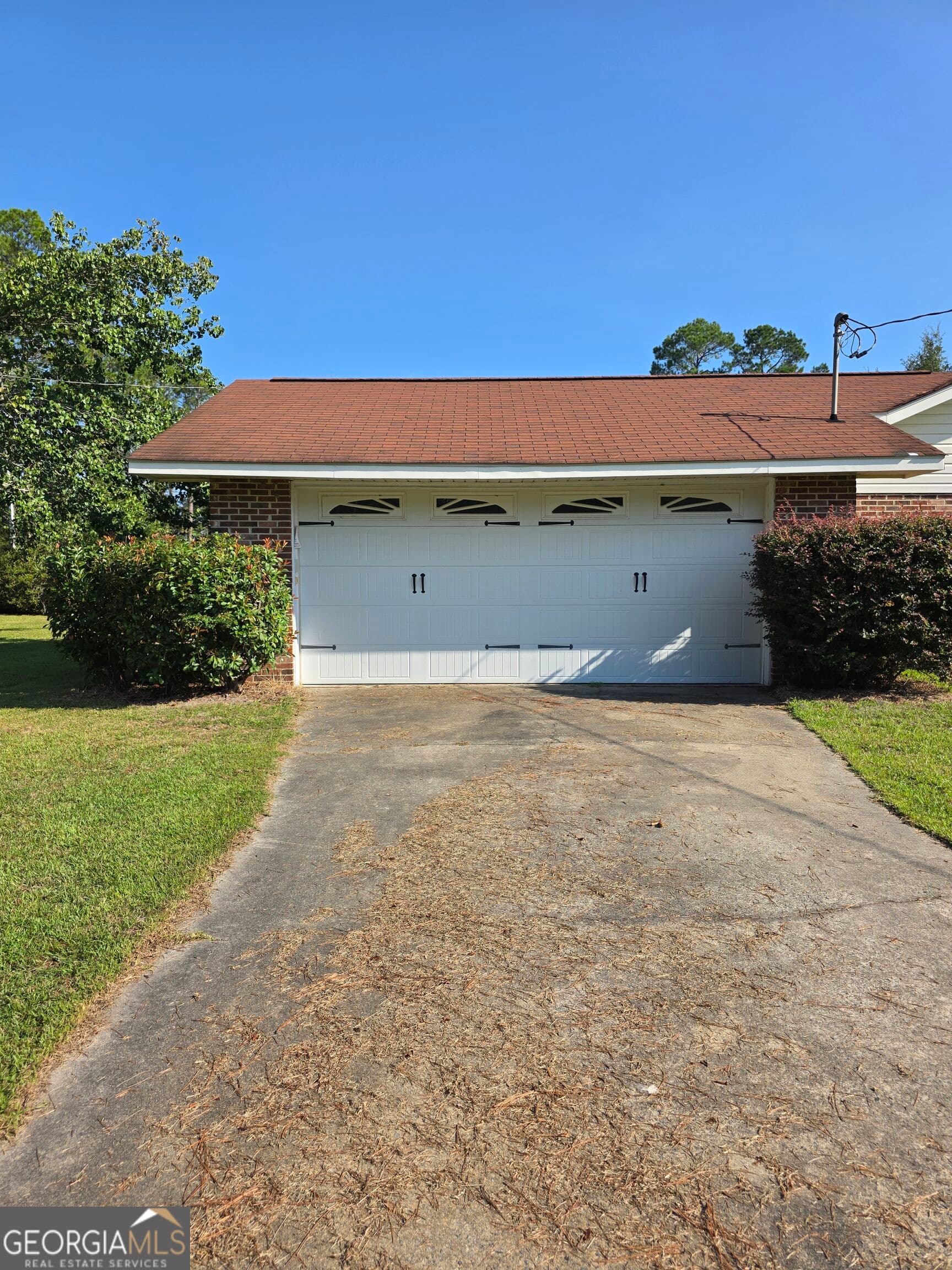 3 bedroom, 2 bathroom, 1,472 sq ft single family residence for sale at 227 Colonial Drive, Baxley, GA 31513 — photo 6