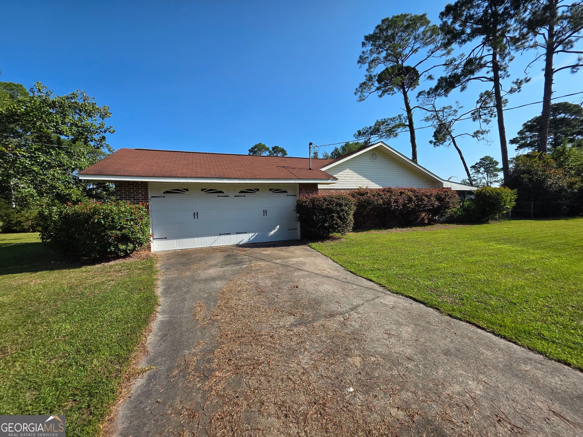 3 bedroom, 2 bathroom, 1,472 sq ft single family residence for sale at 227 Colonial Drive, Baxley, GA 31513 — photo 5