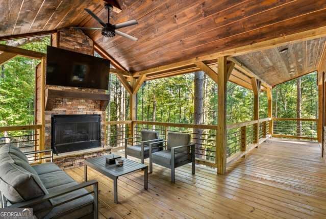3 bedroom, 3 bathroom, 2,568 sq ft cabin,single family residence for sale at 58 Papa Bear Path, Blue Ridge, GA 30513 — photo 5