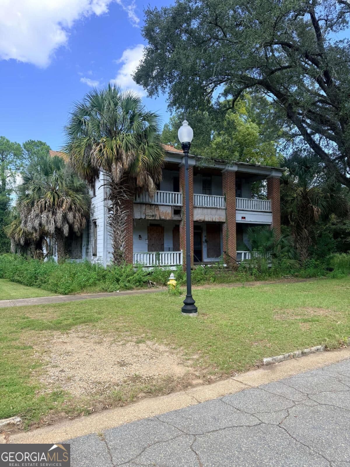 4 bedroom, 2 bathroom single family residence for sale at 211 W Residence Avenue, Albany, GA 31701 — photo 4