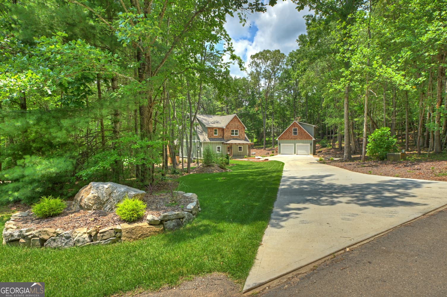 3 bedroom, 2.5 bathroom, 1,827 sq ft single family residence for sale at 646 High Country Circle, Morganton, GA 30560
