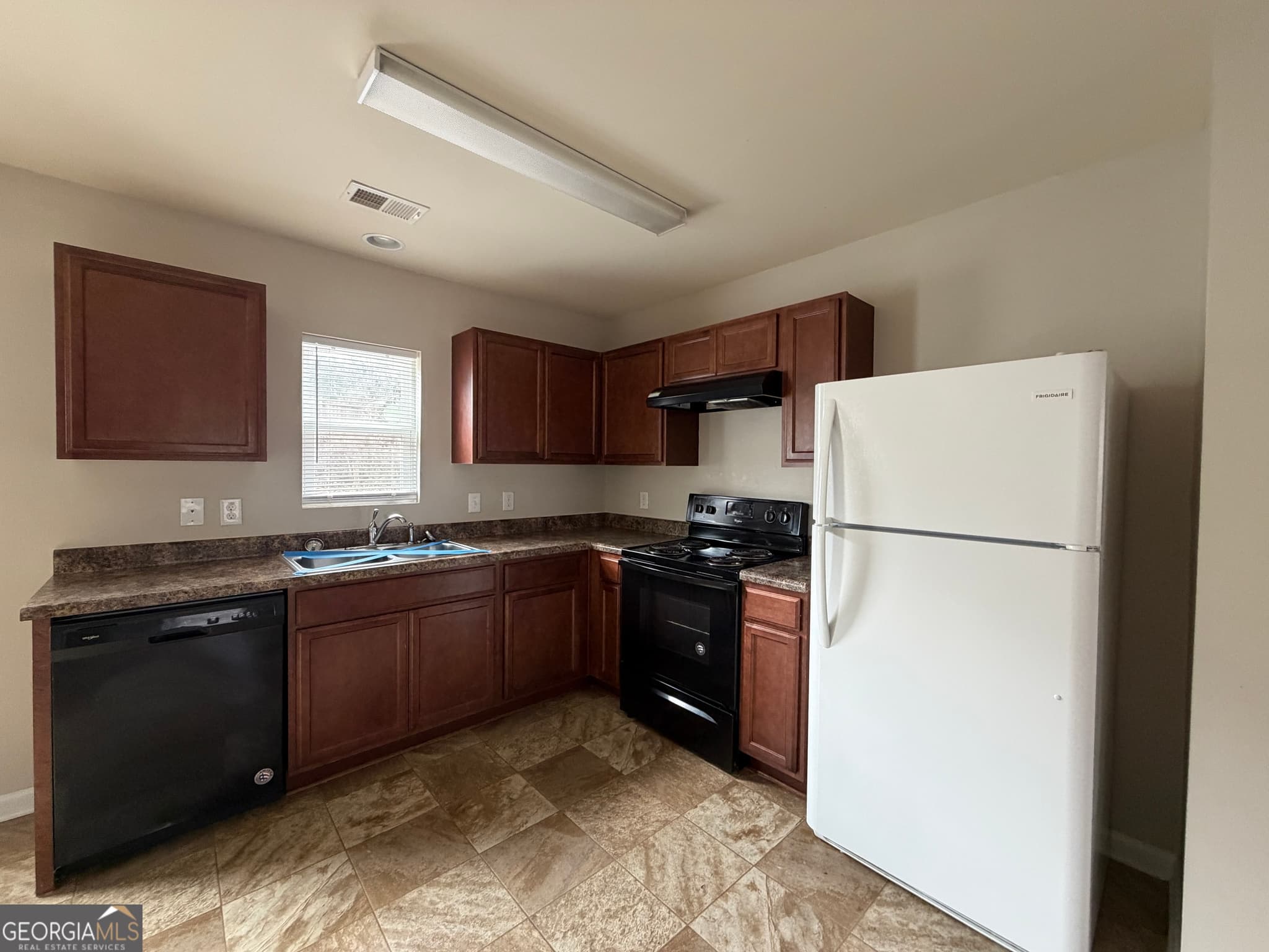 3 bedroom, 1.5 bathroom, 1,040 sq ft single family residence for sale at 4010 Rambling Way, Hephzibah, GA 30815 — photo 5