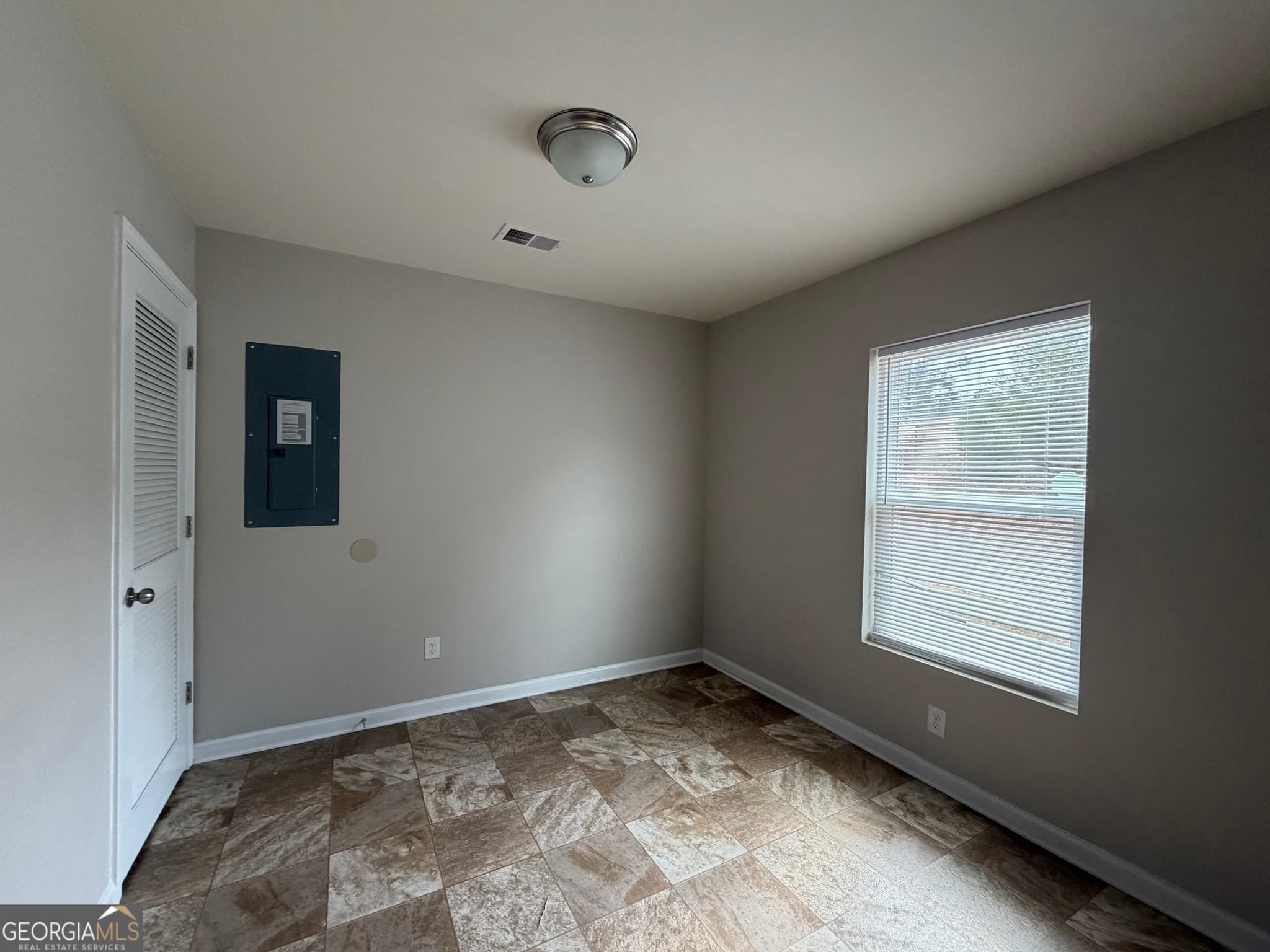 3 bedroom, 1.5 bathroom, 1,040 sq ft single family residence for sale at 4010 Rambling Way, Hephzibah, GA 30815 — photo 4