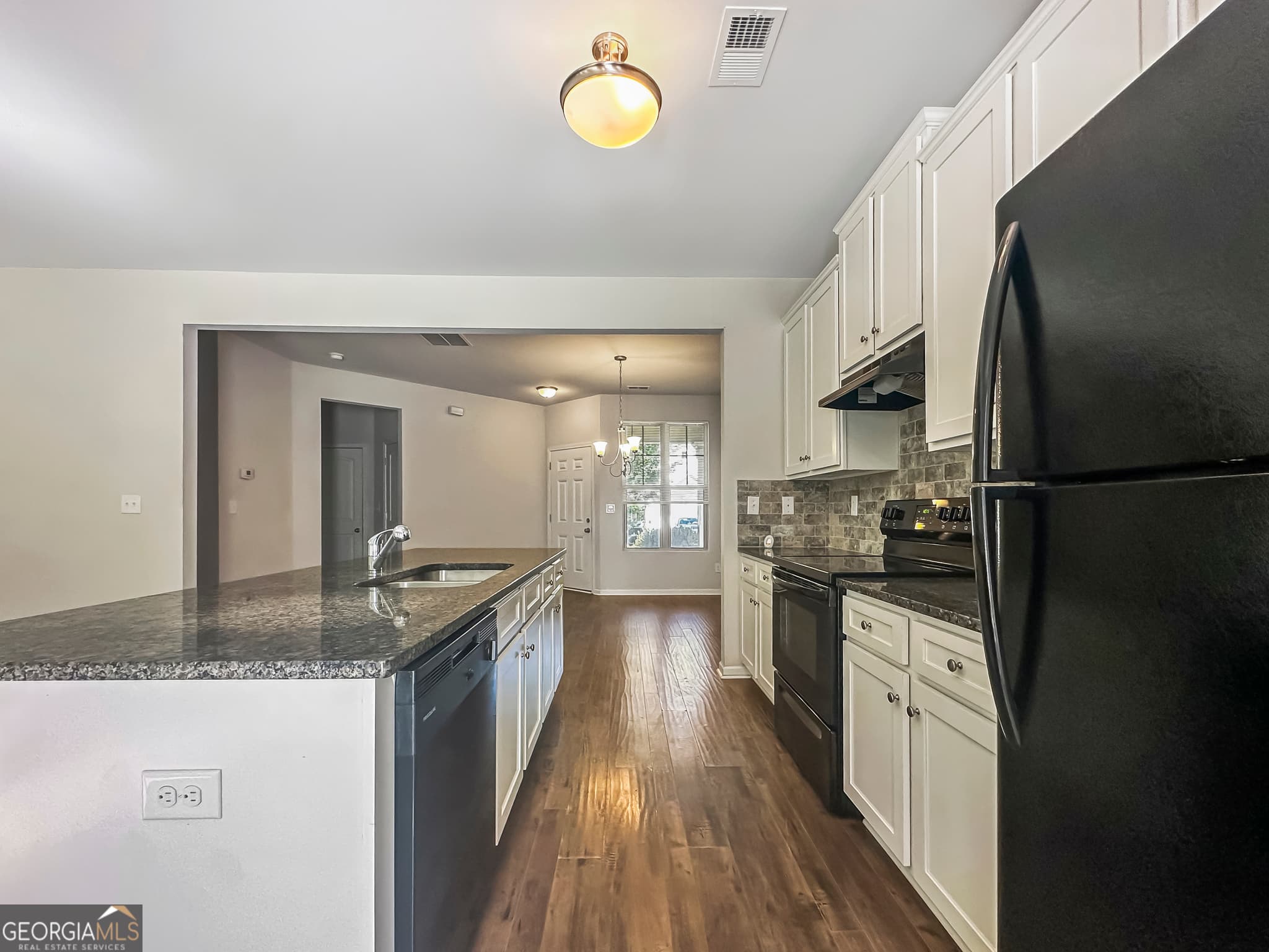 4 bedroom, 2.5 bathroom, 4,294 sq ft single family residence for rent at 206 Daisy Circle, Mcdonough, GA 30252 for $2,095 a month — photo 7