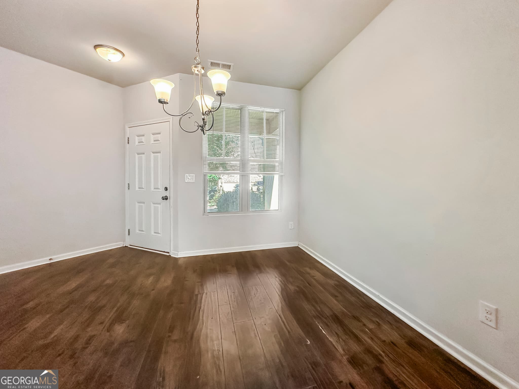 4 bedroom, 2.5 bathroom, 4,294 sq ft single family residence for rent at 206 Daisy Circle, Mcdonough, GA 30252 for $2,095 a month — photo 5