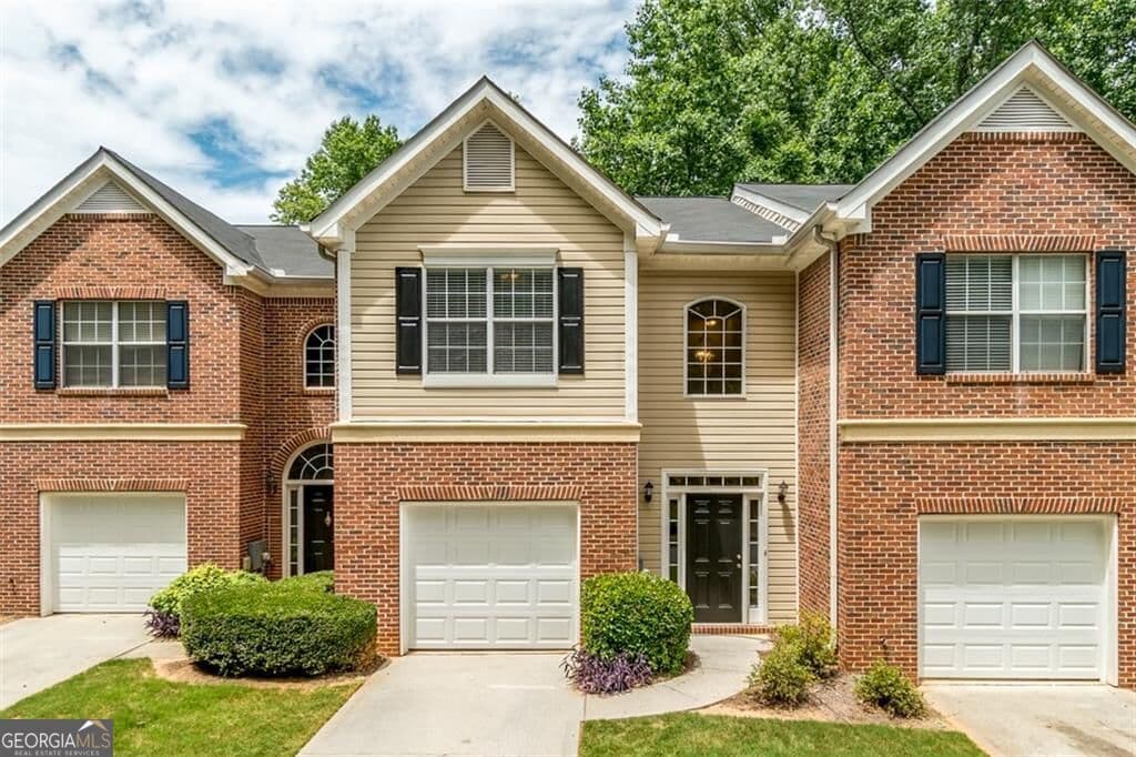 3 bedroom, 2.5 bathroom, 1,828 sq ft townhouse for rent at 4173 Rogers Creek Court, Duluth, GA 30096 for $2,195 a month — photo 1 of 1