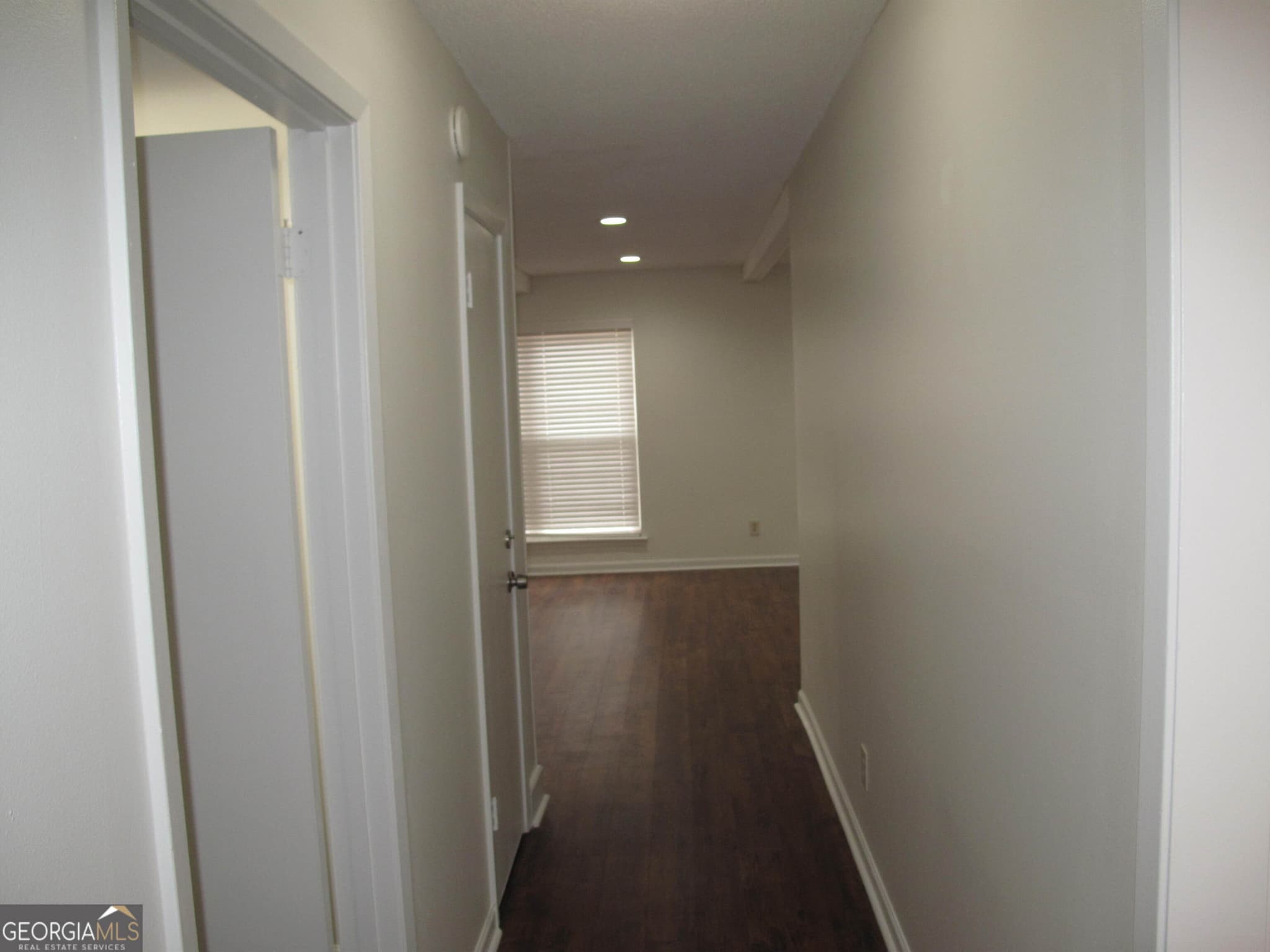 3 bedroom, 2.5 bathroom, 1,408 sq ft condominium for sale at 633 Garden Walk Drive, Stone Mountain, GA 30083 — photo 3