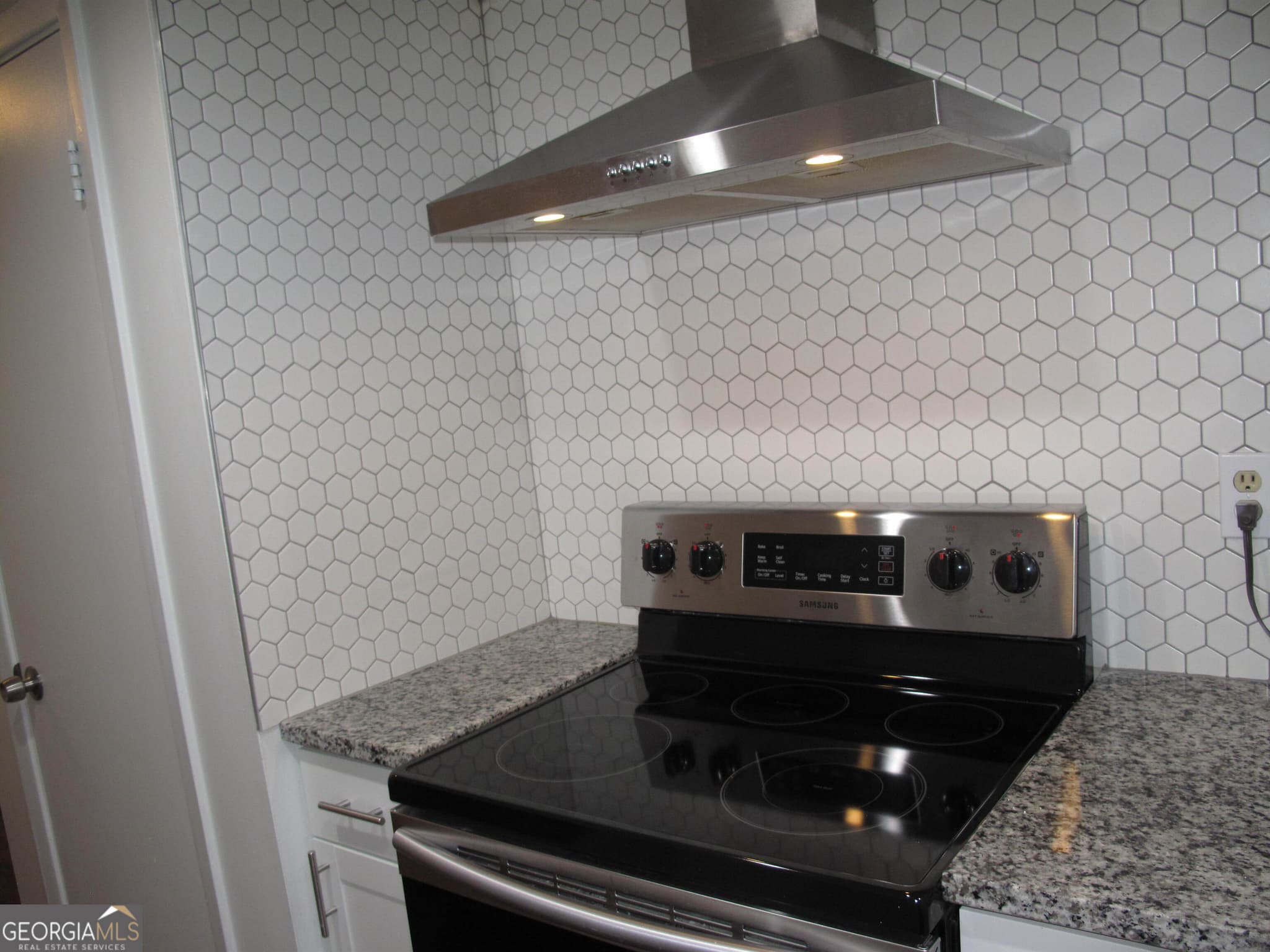 3 bedroom, 2.5 bathroom, 1,408 sq ft condominium for sale at 633 Garden Walk Drive, Stone Mountain, GA 30083 — photo 10