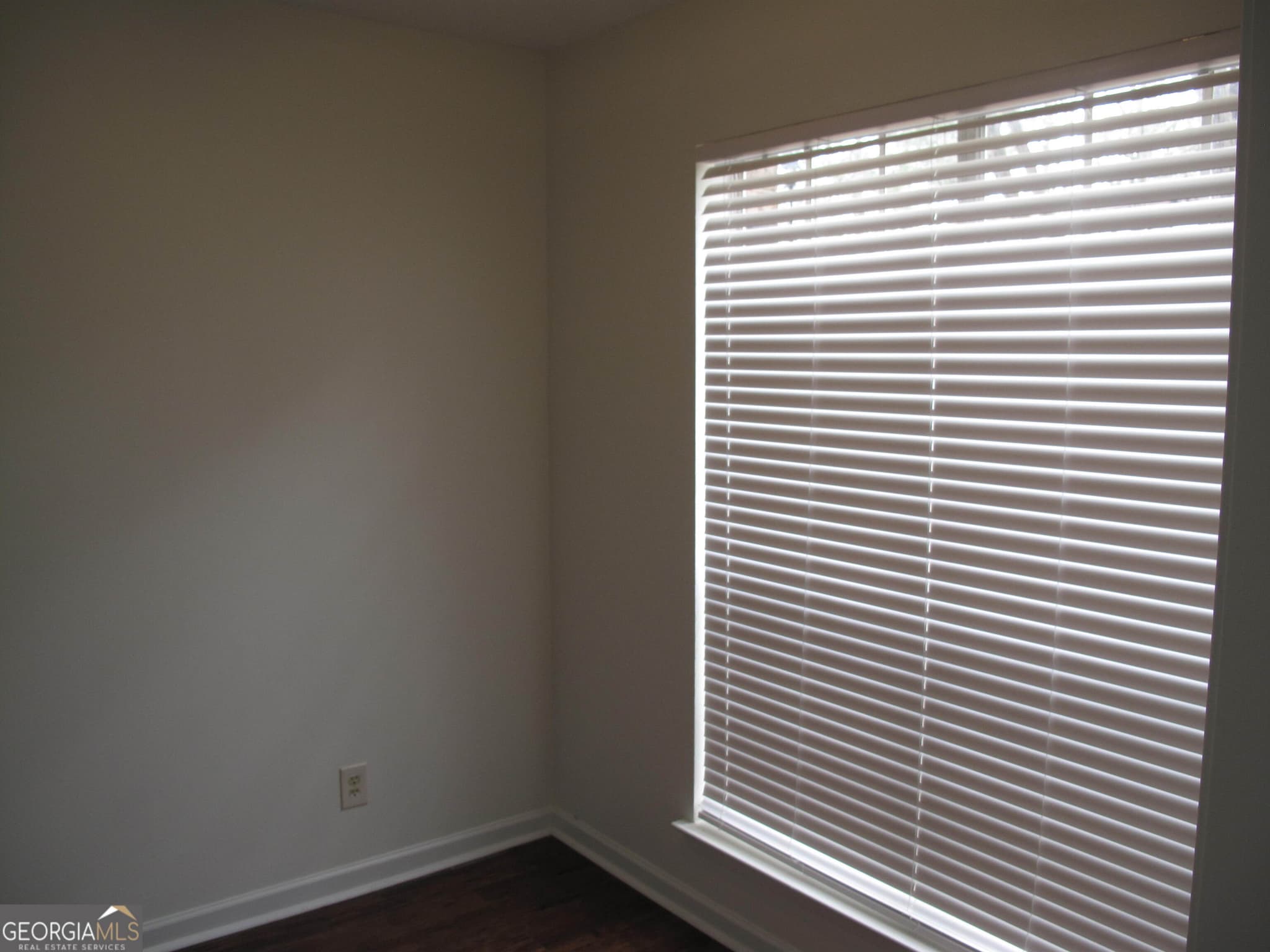 3 bedroom, 2.5 bathroom, 1,408 sq ft condominium for sale at 633 Garden Walk Drive, Stone Mountain, GA 30083 — photo 4