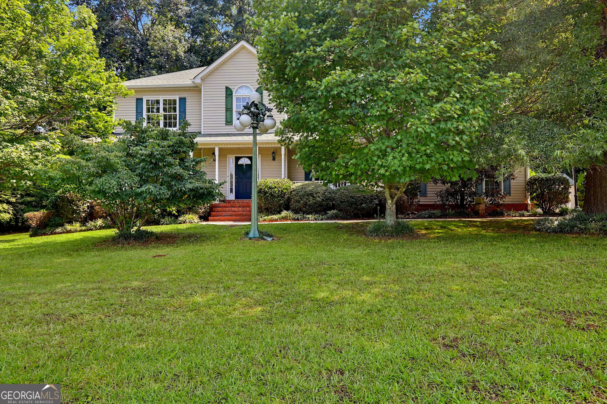 3 bedroom, 2.5 bathroom, 2,866 sq ft single family residence for sale at 4065 Jamaica Court, Jonesboro, GA 30236 — photo 4