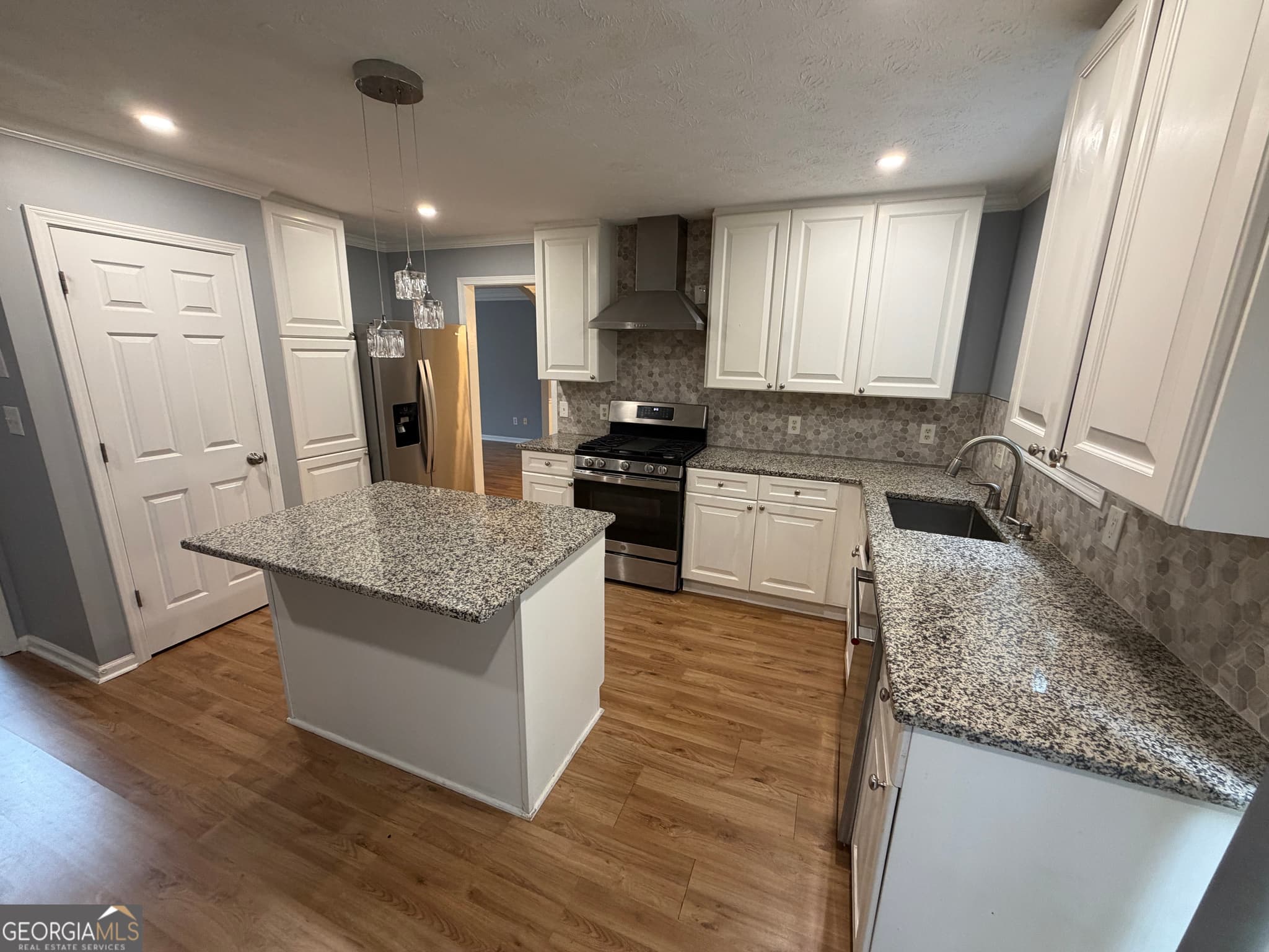 4 bedroom, 2.5 bathroom, 2,780 sq ft single family residence for sale at 2950 MONROVIA Trail, Kennesaw, GA 30144 — photo 7