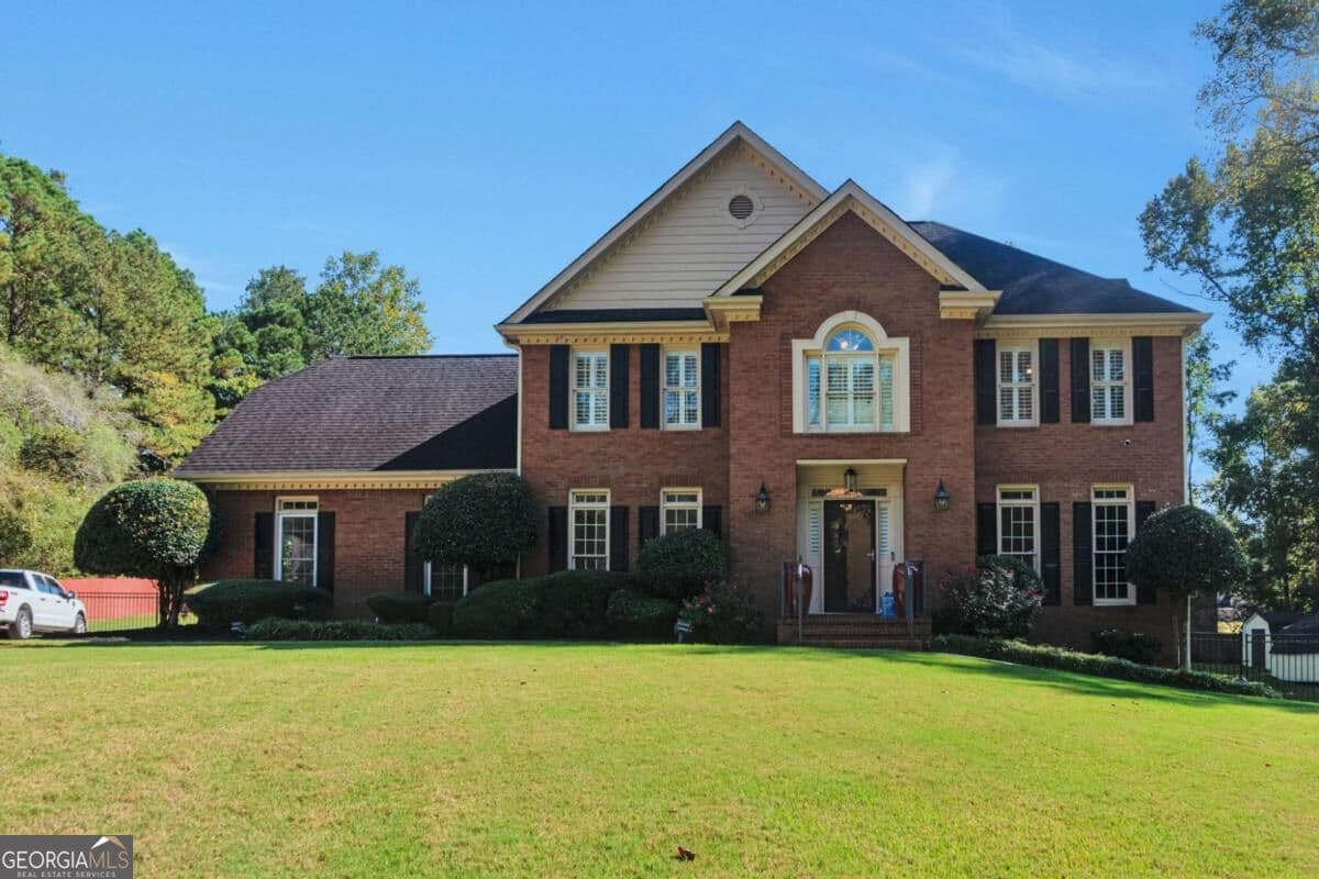 5 bedroom, 3.5 bathroom, 4,154 sq ft single family residence for sale at 2504 Beech Tree Court, Conyers, GA 30094 — photo 2