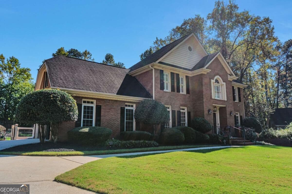 5 bedroom, 3.5 bathroom, 4,154 sq ft single family residence for sale at 2504 Beech Tree Court, Conyers, GA 30094 — photo 3