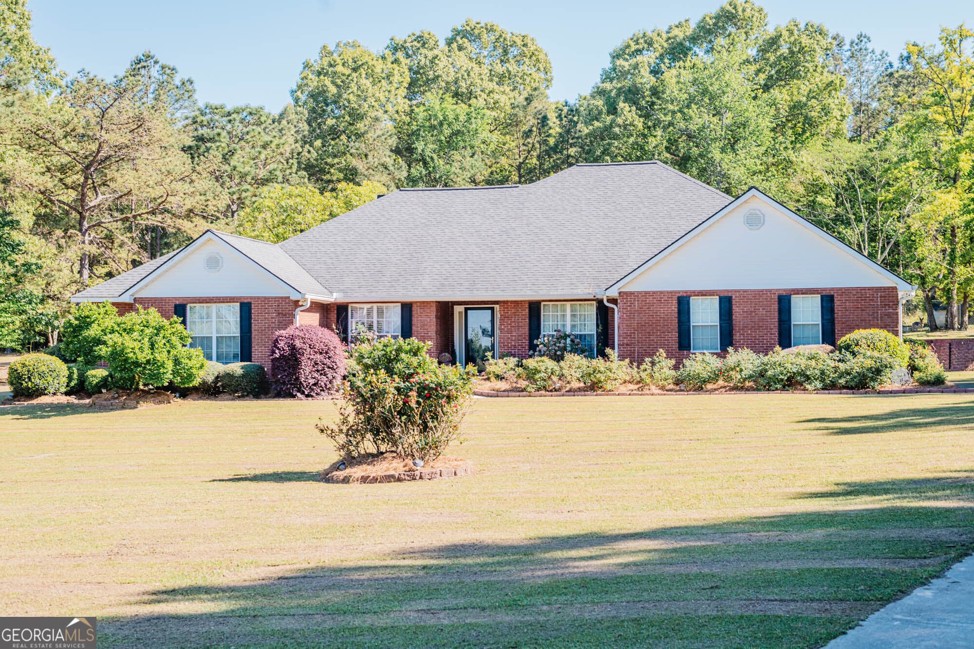 4 bedroom, 3.5 bathroom, 3,681 sq ft single family residence for sale at 204 Aspen Court, Macon, GA 31216