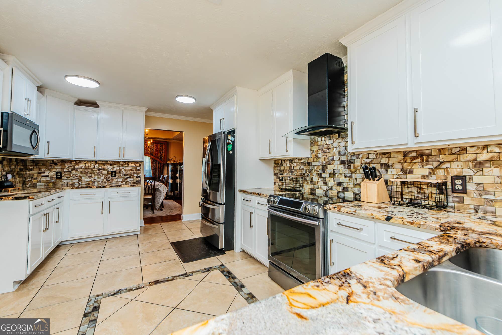 4 bedroom, 3.5 bathroom, 3,681 sq ft single family residence for sale at 204 Aspen Court, Macon, GA 31216 — photo 8