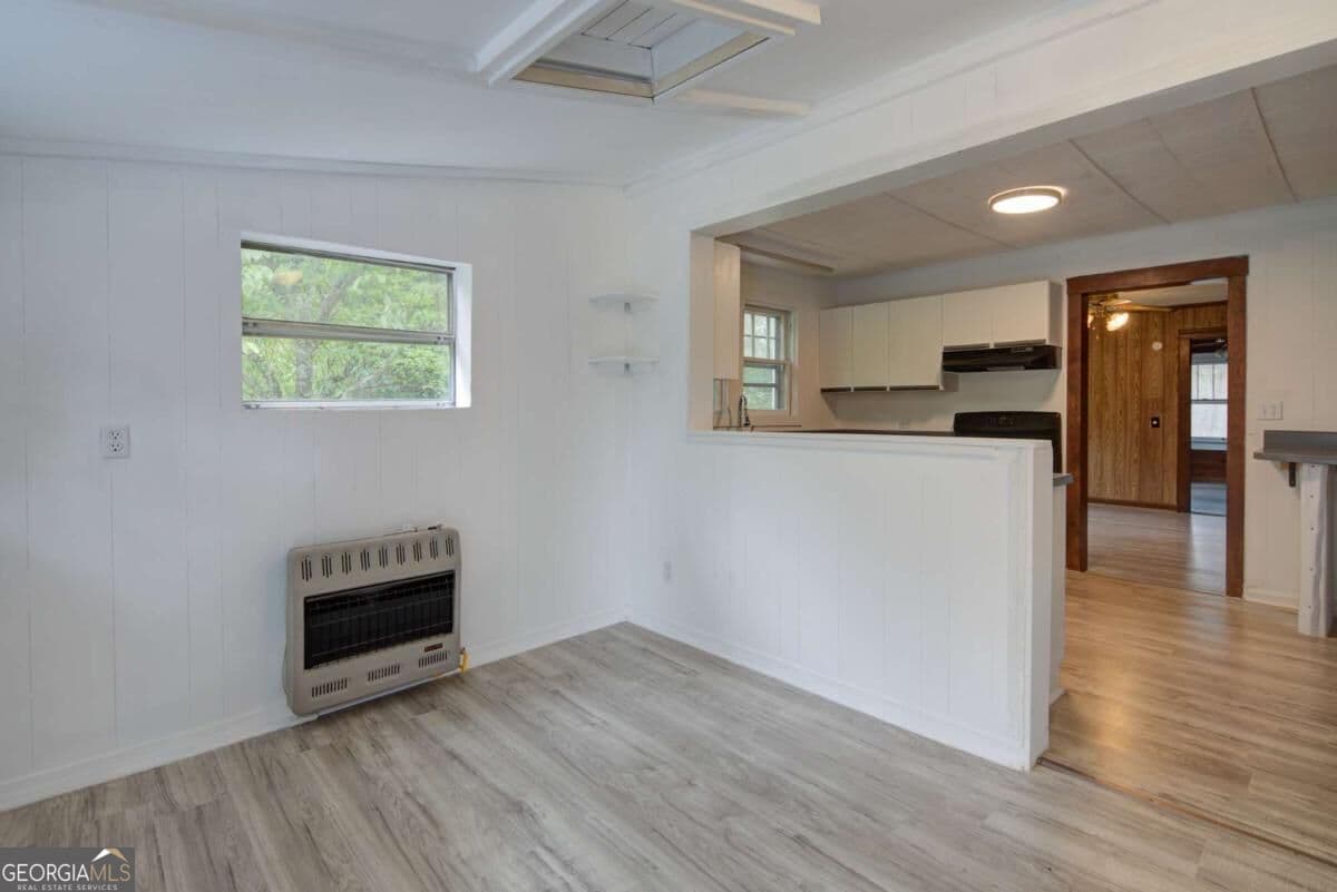 3 bedroom, 2 bathroom single family residence for rent at 7985 Midway Road, Alpharetta, GA 30004 for $1,995 a month — photo 3