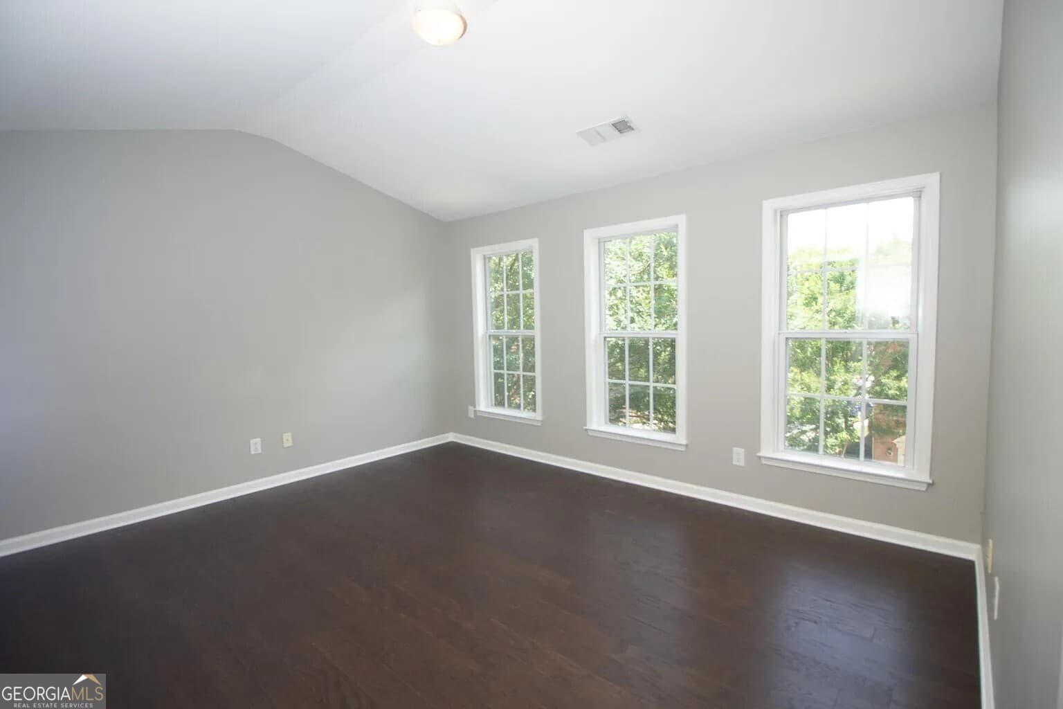 2 bedroom, 3 bathroom, 1,963 sq ft townhouse for rent at 5142 Manerdale Drive, Atlanta, GA 30339 for $2,500 a month — photo 6