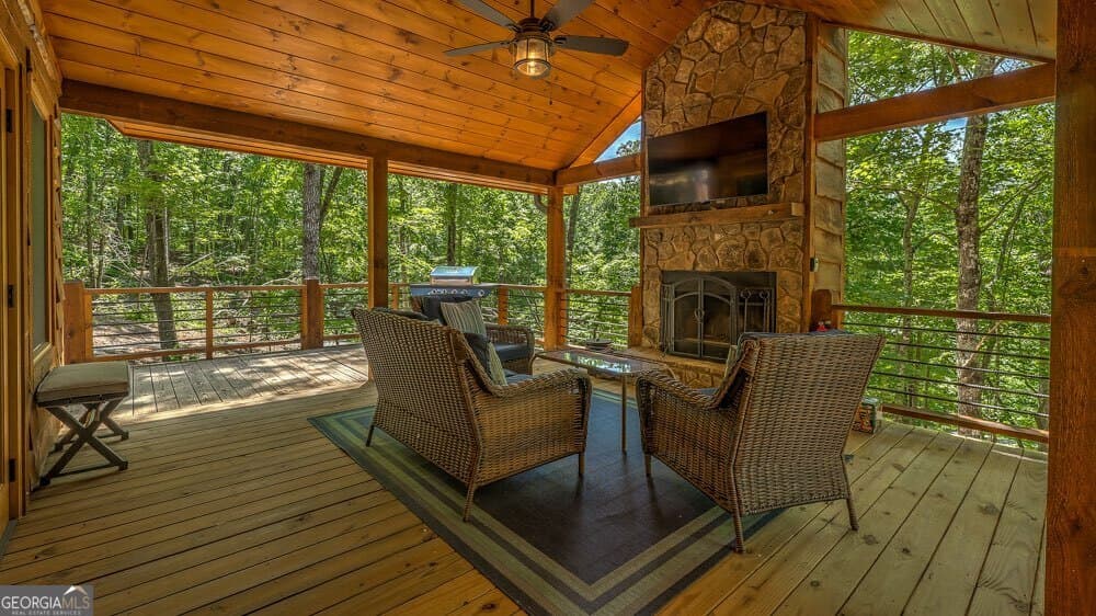 3 bedroom, 3 bathroom, 2,356 sq ft cabin,single family residence for sale at 149 Heritage Drive 9, Mineral Bluff, GA 30559 — photo 9