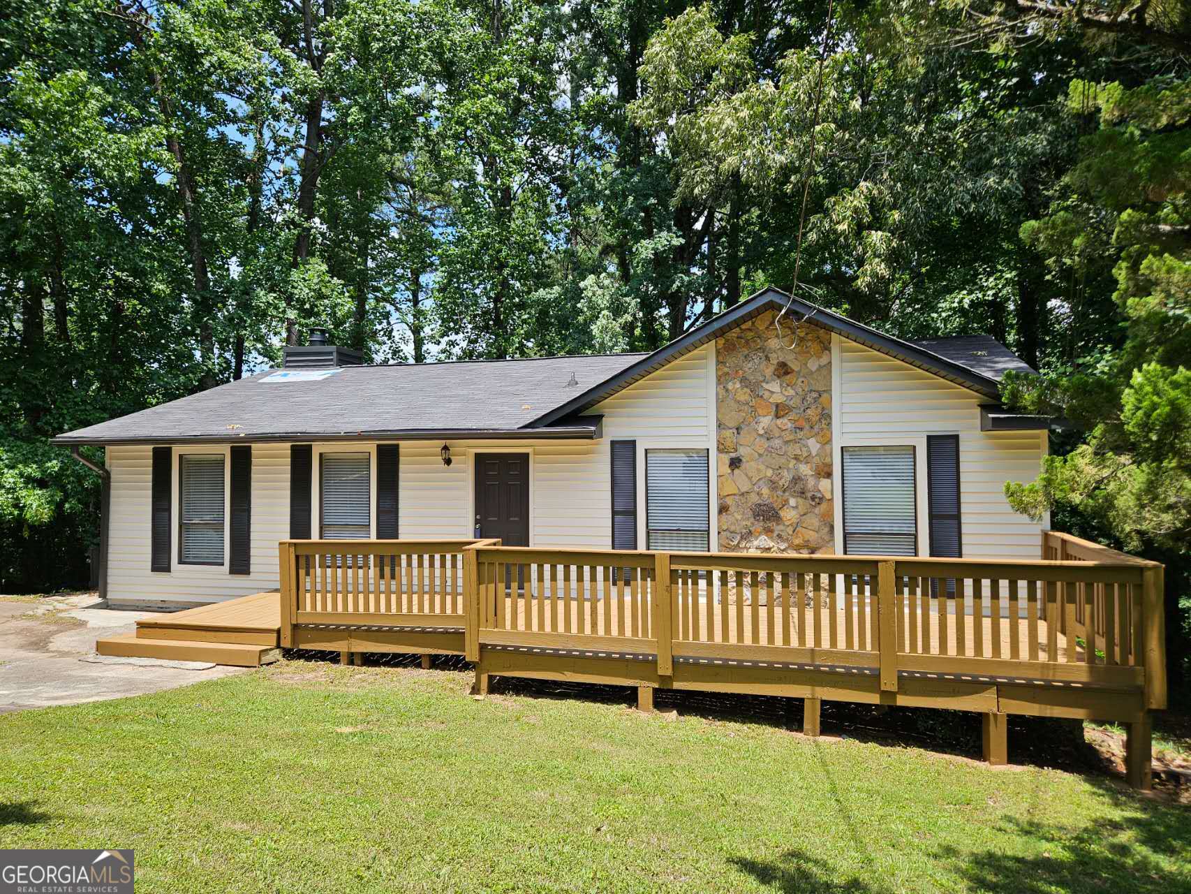 6 bedroom, 3.5 bathroom, 2,668 sq ft single family residence sold at 1178 Indian Way, Lilburn, GA 30047