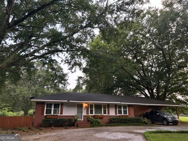 3 bedroom, 1 bathroom, 1,232 sq ft single family residence for sale at 179 Mud Bridge Road, Griffin, GA 30223 — photo 2