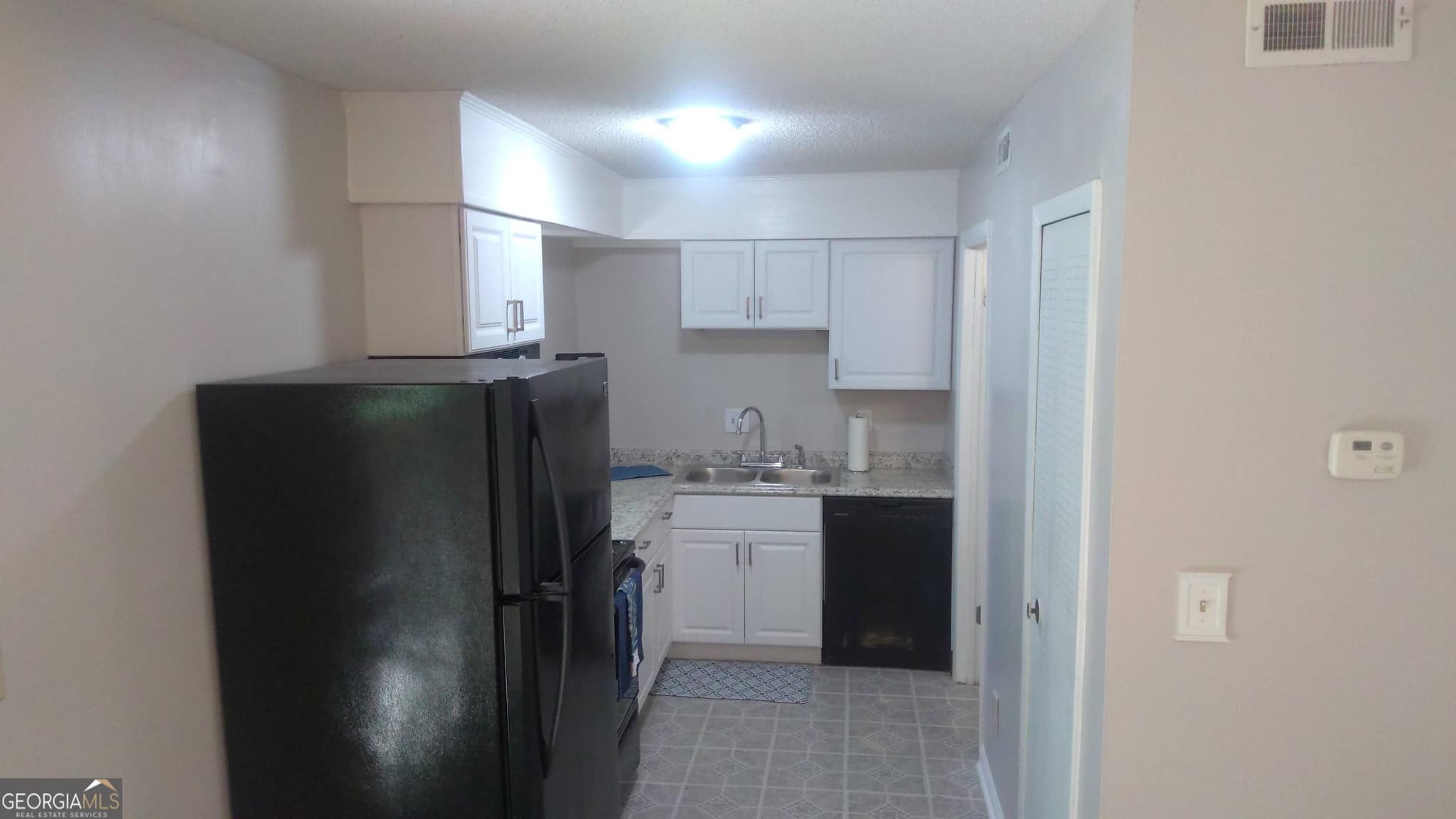 3 bedroom, 2.5 bathroom, 1,340 sq ft condominium for sale at 4701 Flat Shoals 42A Road 42A, Union City, GA 30291 — photo 6
