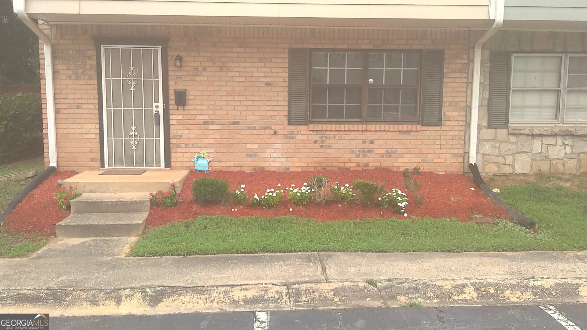 3 bedroom, 2.5 bathroom, 1,340 sq ft condominium for sale at 4701 Flat Shoals 42A Road 42A, Union City, GA 30291