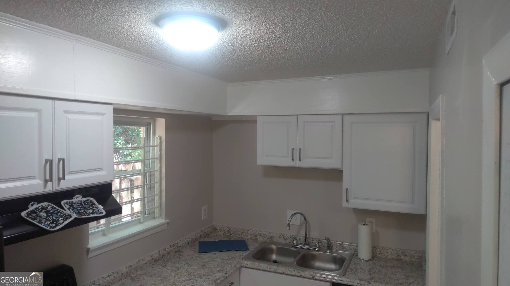 3 bedroom, 2.5 bathroom, 1,340 sq ft condominium for sale at 4701 Flat Shoals 42A Road 42A, Union City, GA 30291 — photo 4