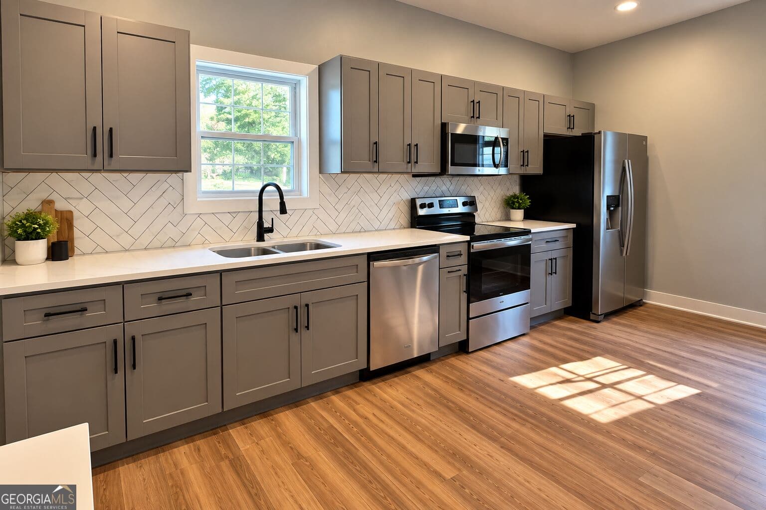 9 bedroom, 4 bathroom, 3 sq ft single family residence for sale at 946 Ashby Grove, Atlanta, GA 30314 — photo 3