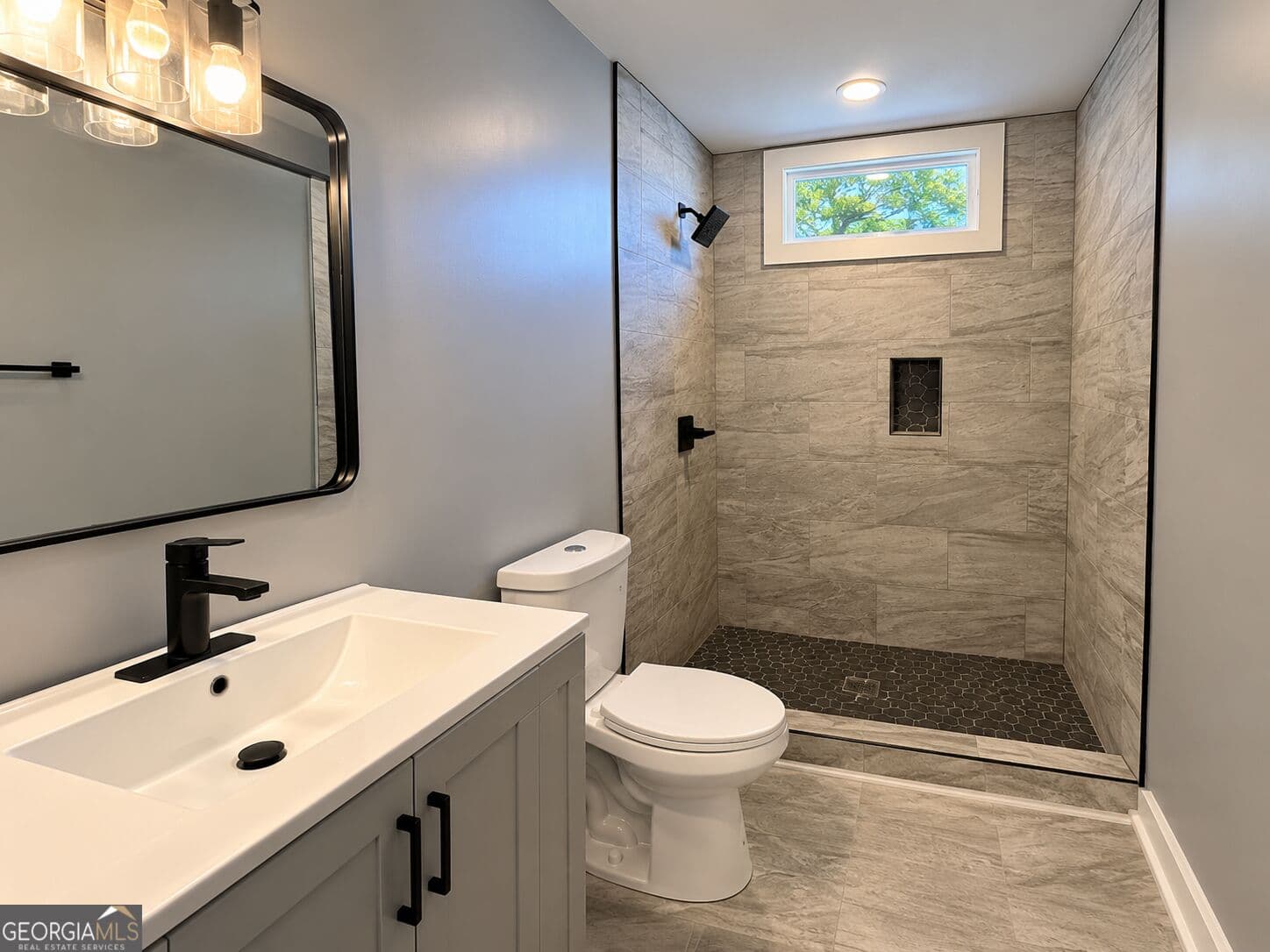 9 bedroom, 4 bathroom, 3 sq ft single family residence for sale at 946 Ashby Grove, Atlanta, GA 30314 — photo 5