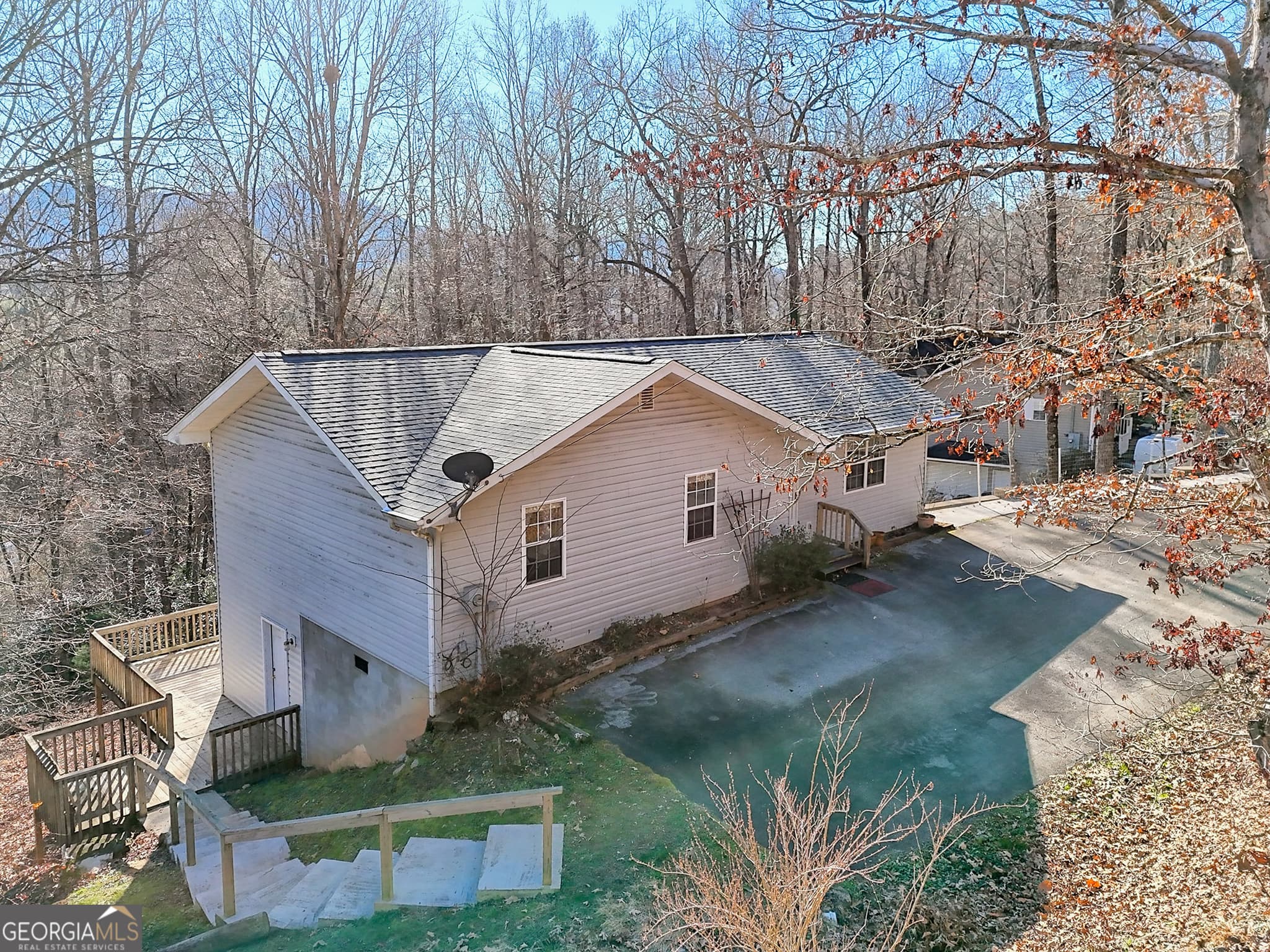 3 bedroom, 2 bathroom, 1,892 sq ft single family residence for sale at 170 White Street, Dillard, GA 30537 — photo 2